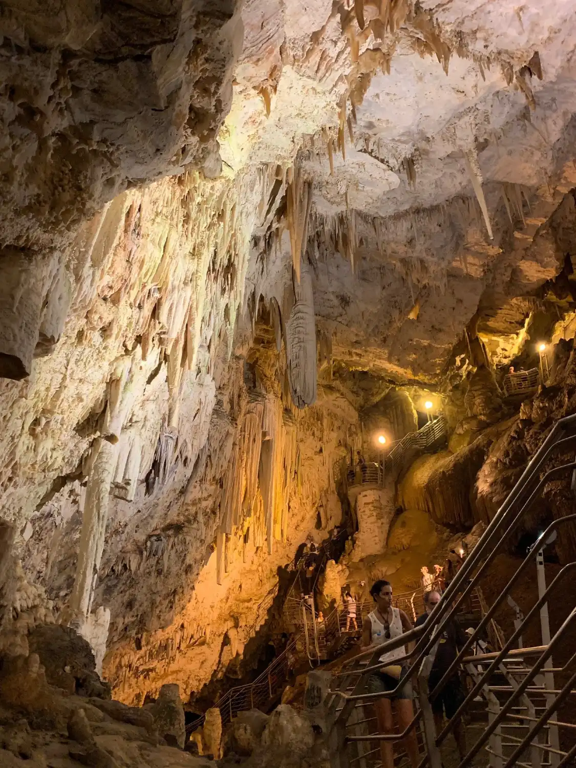 Cave Of Antiparos附近的飯店