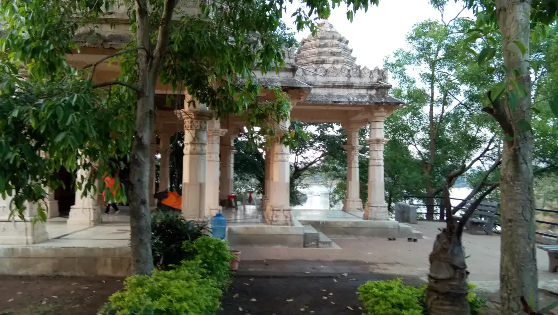 Hotels near Nageshwar Mahadev Temple