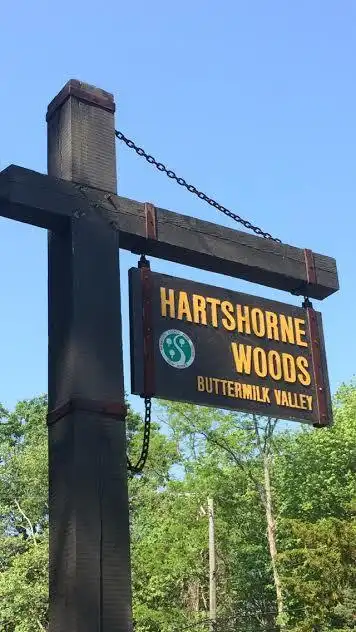 Hotels near Hartshorne Woods Park