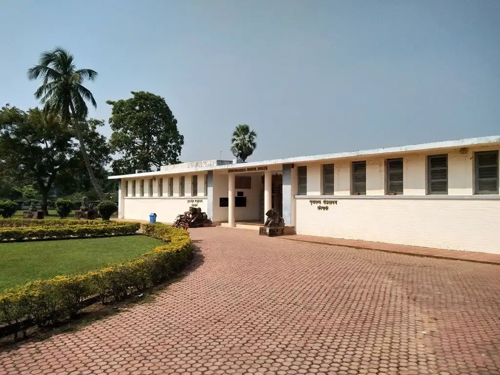 Hotels near Archaeological Museum