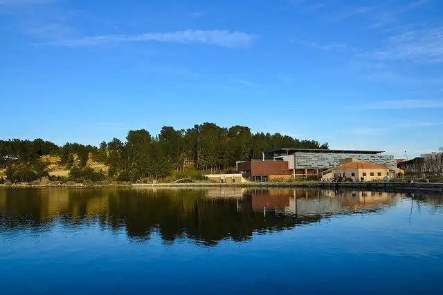 Hotels near Étang de l'Olivier