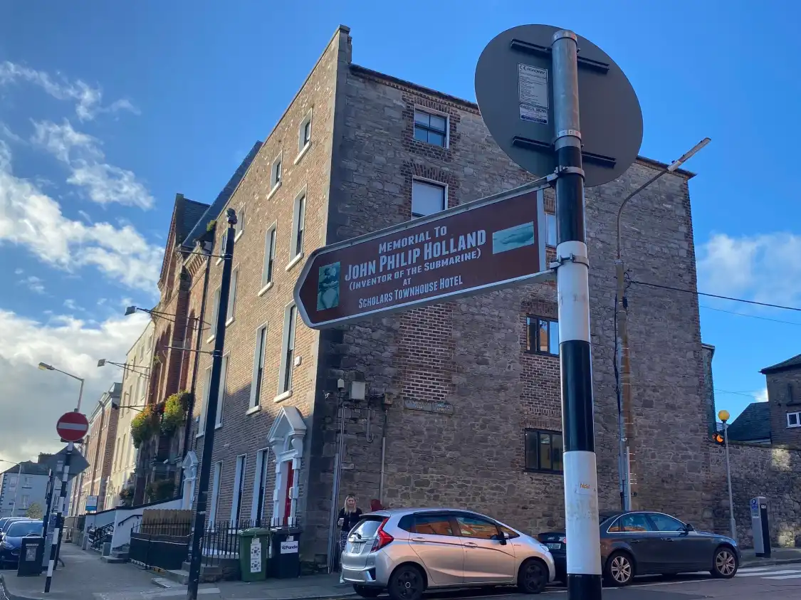 Hotels near Laurence's Gate