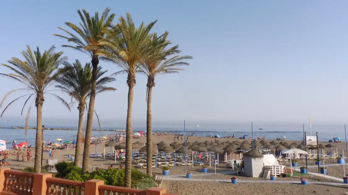 Hotels near Playa Kilito