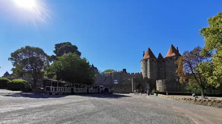 Hotels near Porte Narbonnaise