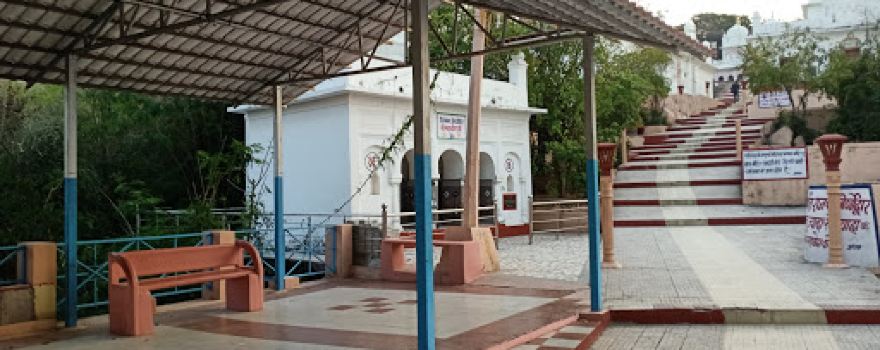 Kaanch Wala Mandir Dharmshala