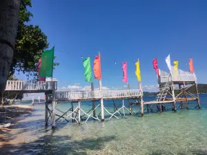 RedDoorz @ Marson’s Beach Resort Catarman