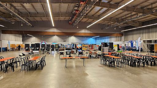 Hall Polyvalent