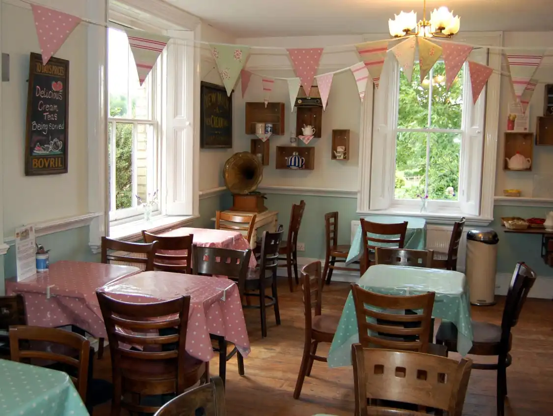 Hotels near Kent Life