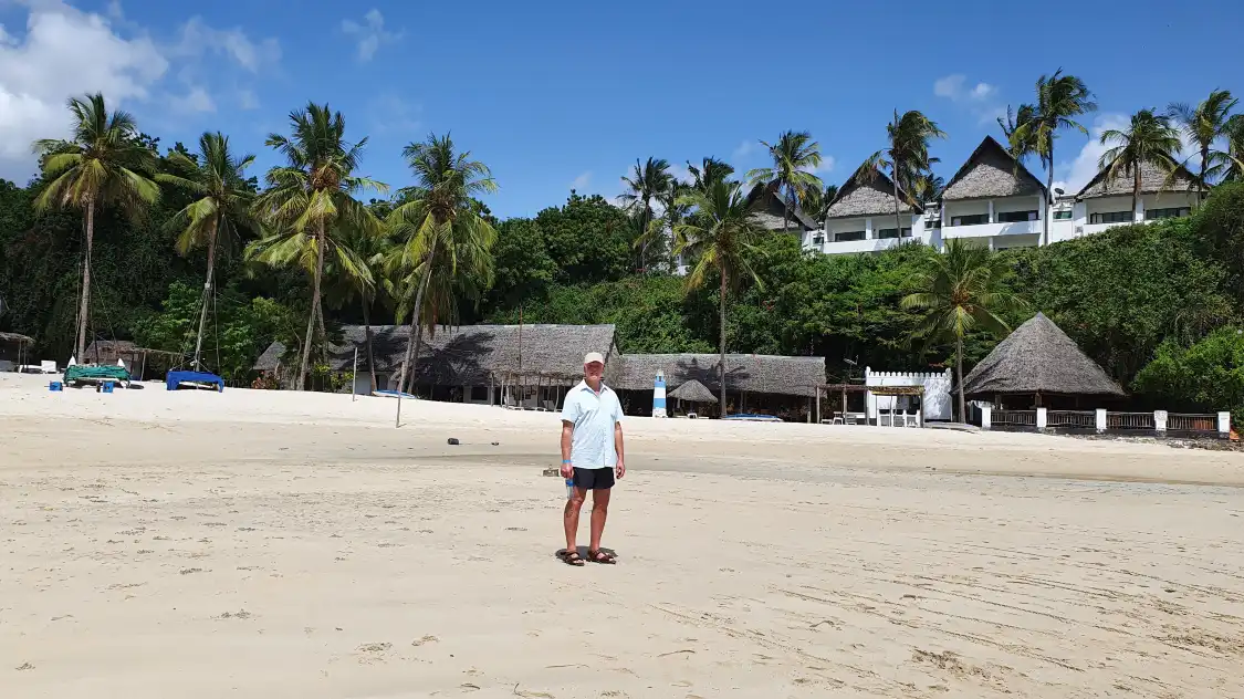 Hotels near Mnarani