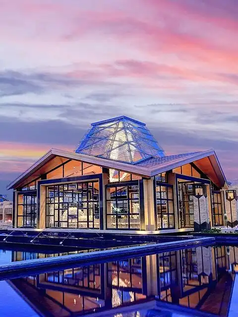 Các khách sạn gần Henry Miller Memorial Library