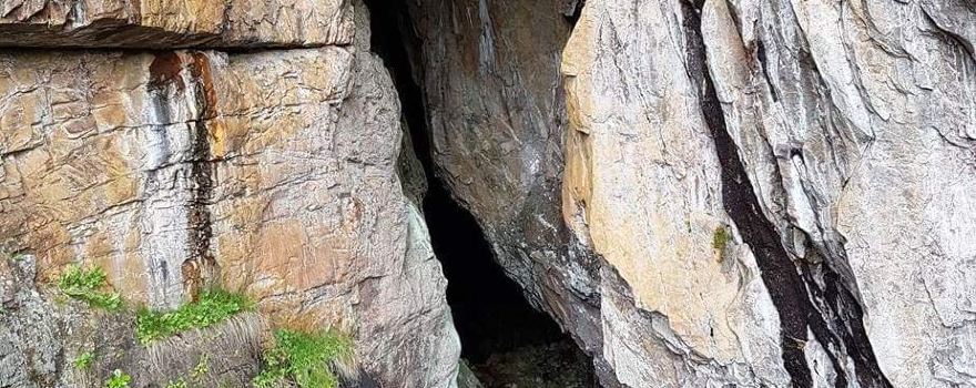 Bremsneshola cave