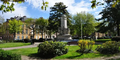 Le Grand Marionnetiste