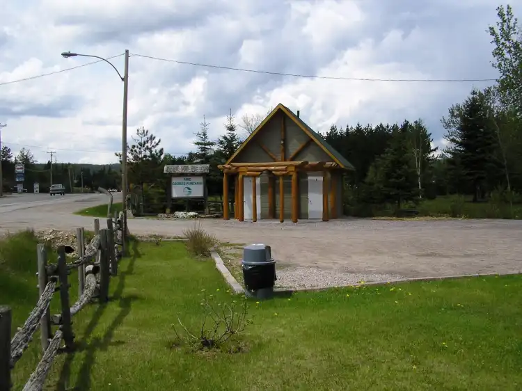 Hotels in Lac-Saguay
