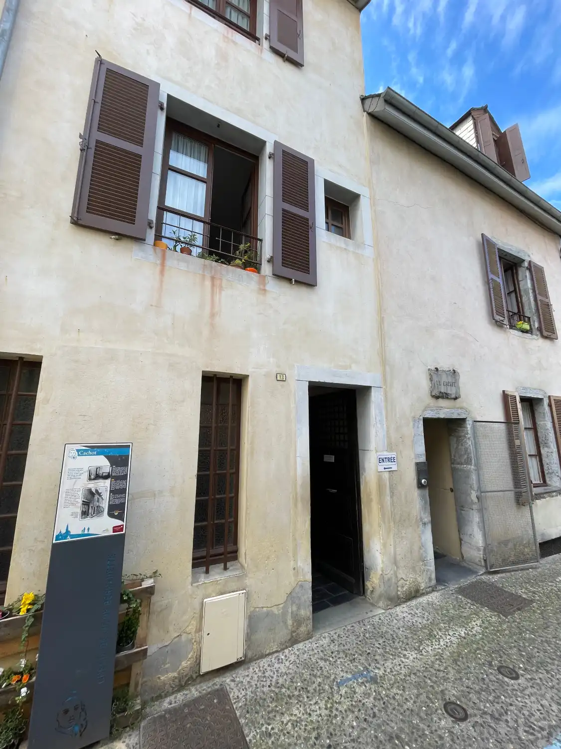 Hotels near Le Cachot