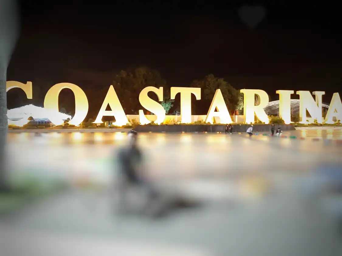 Hotels near Coastarina