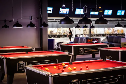 LE LOOPING - Bowling - Laser Game - Billards - Bar & Restaurant