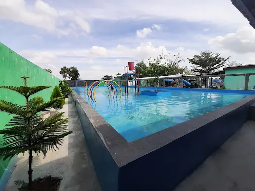 Kolam Renang Party Waterpark
