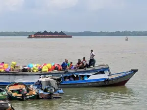 Penyeberangan Motor Peridan Pantai
