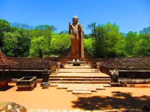 Maligawila Buddha Statue