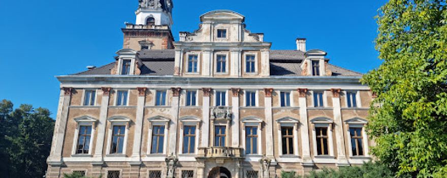 Pałac W Roztoce