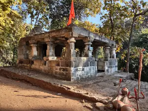 Ancient Shiv Temple, Ramdegi