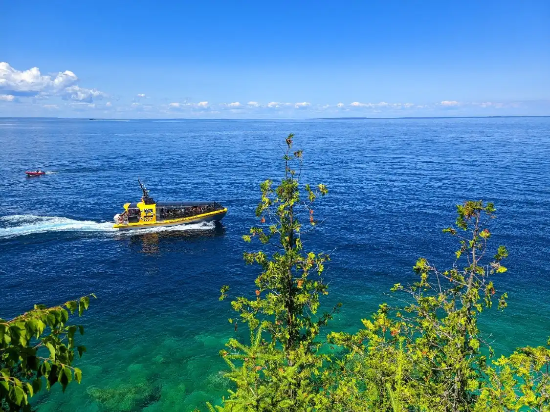 Hotels near Fathom Five National Marine Park