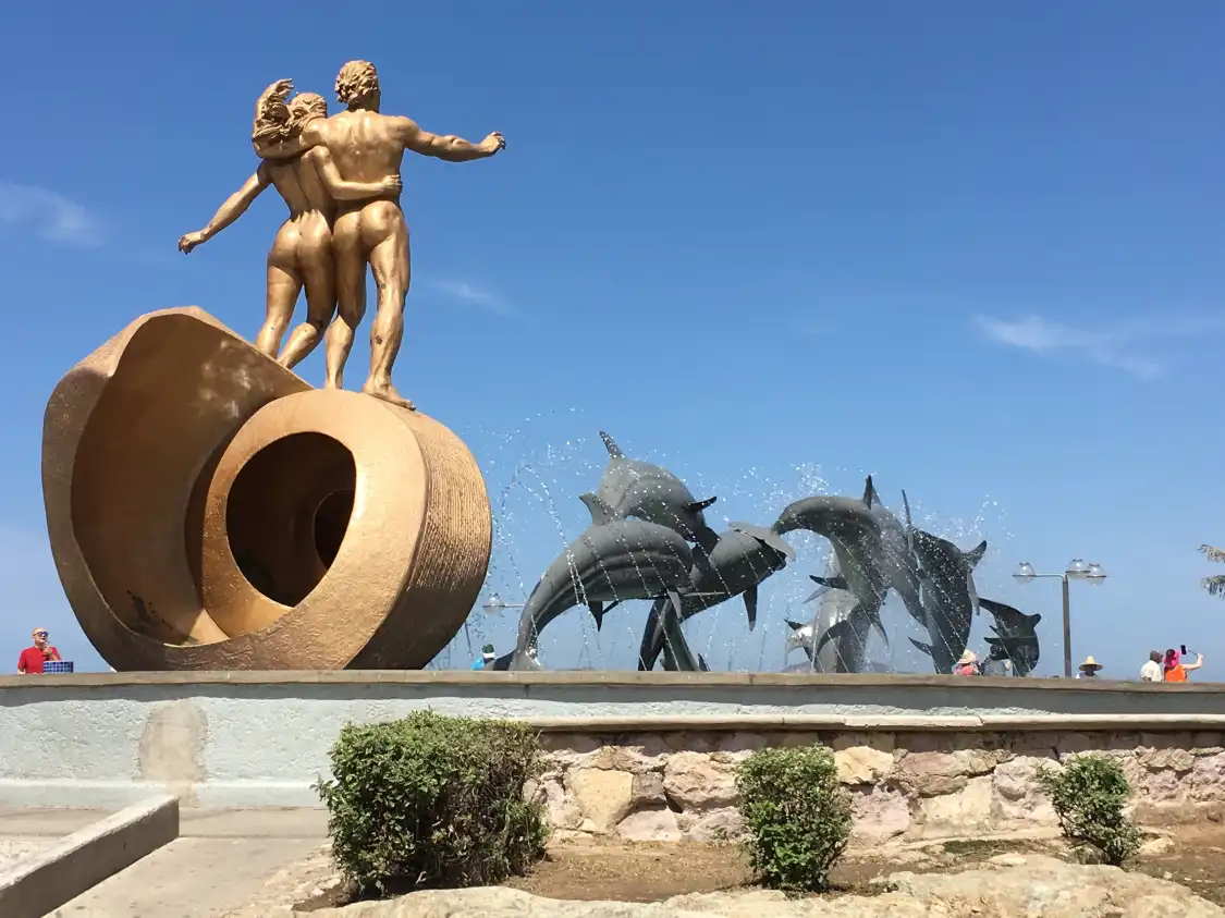 Hotels near Monument to the Continuity of Life