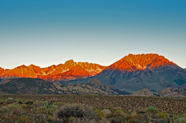 Compare 4 airports near Bishop
