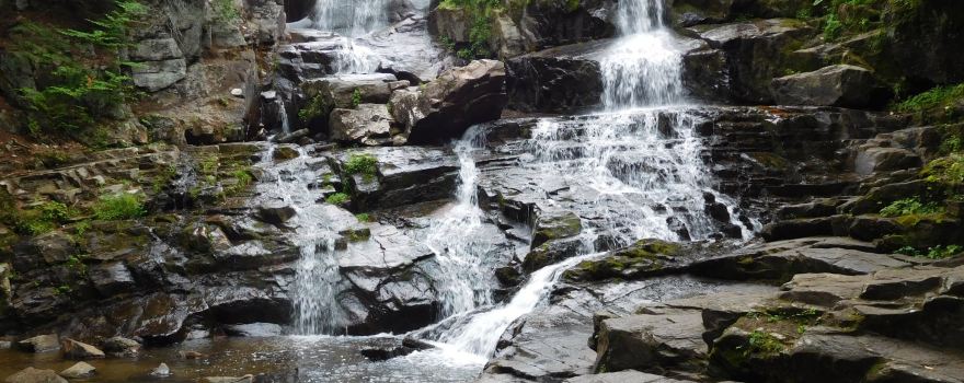 Shelving Rock Falls