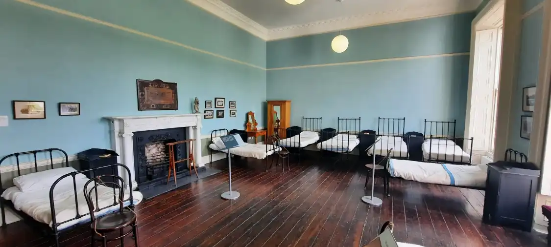 Hotels near Pearse Museum