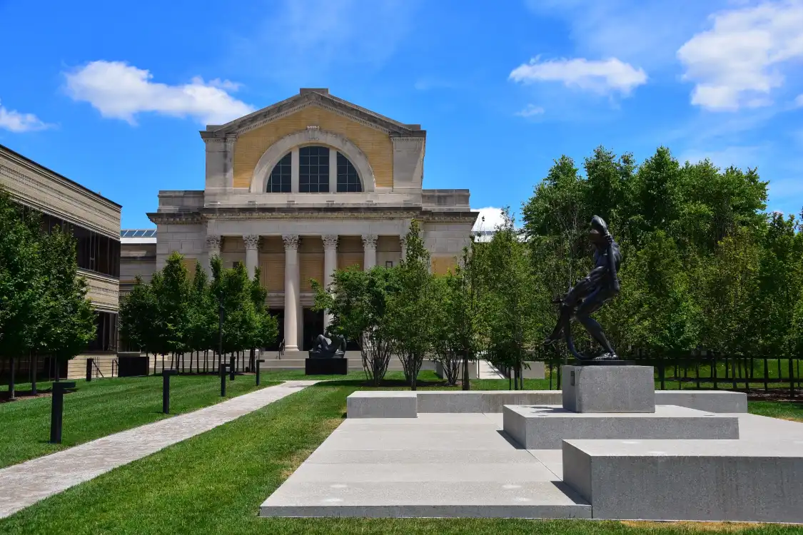 Hotels near Saint Louis Art Museum