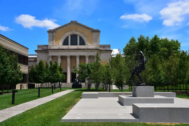 Hotels near Saint Louis Art Museum