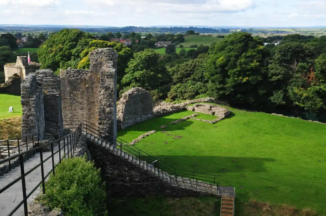 Hotel dekat Pickering Castle