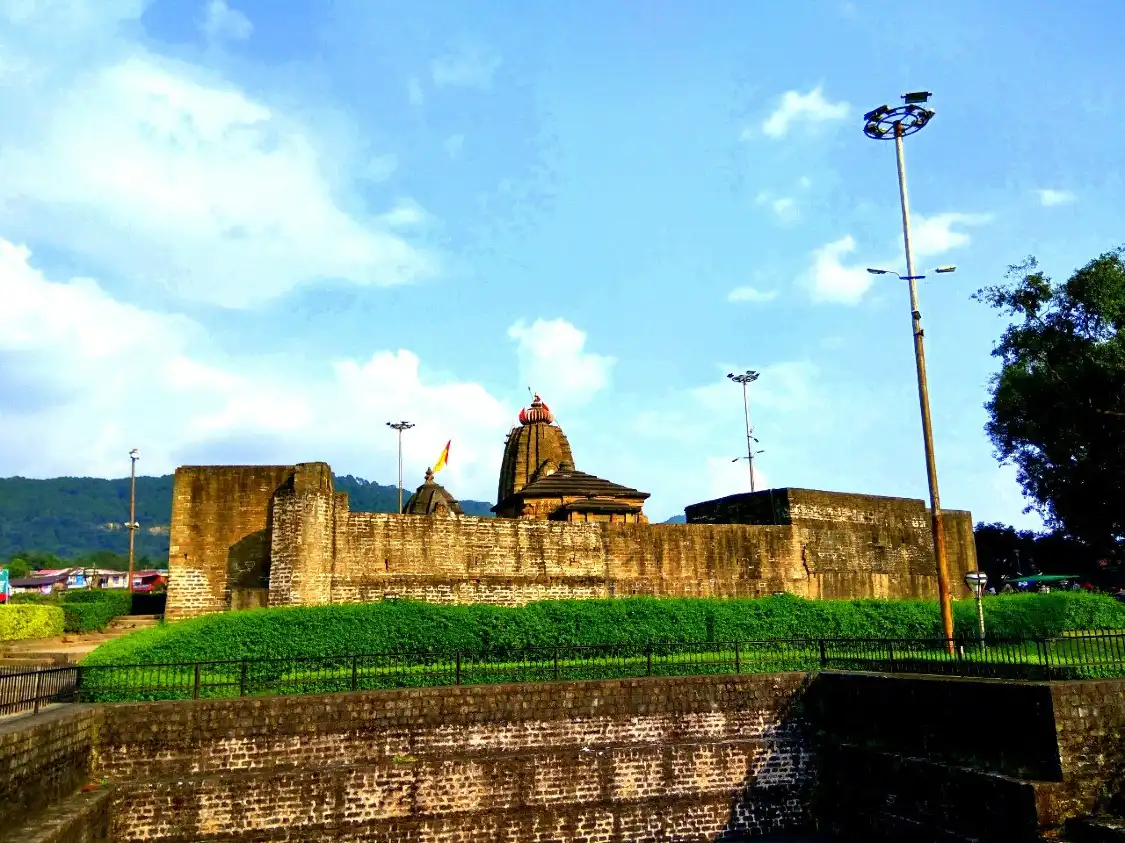 Hotels near Shiv Temple Baijnath