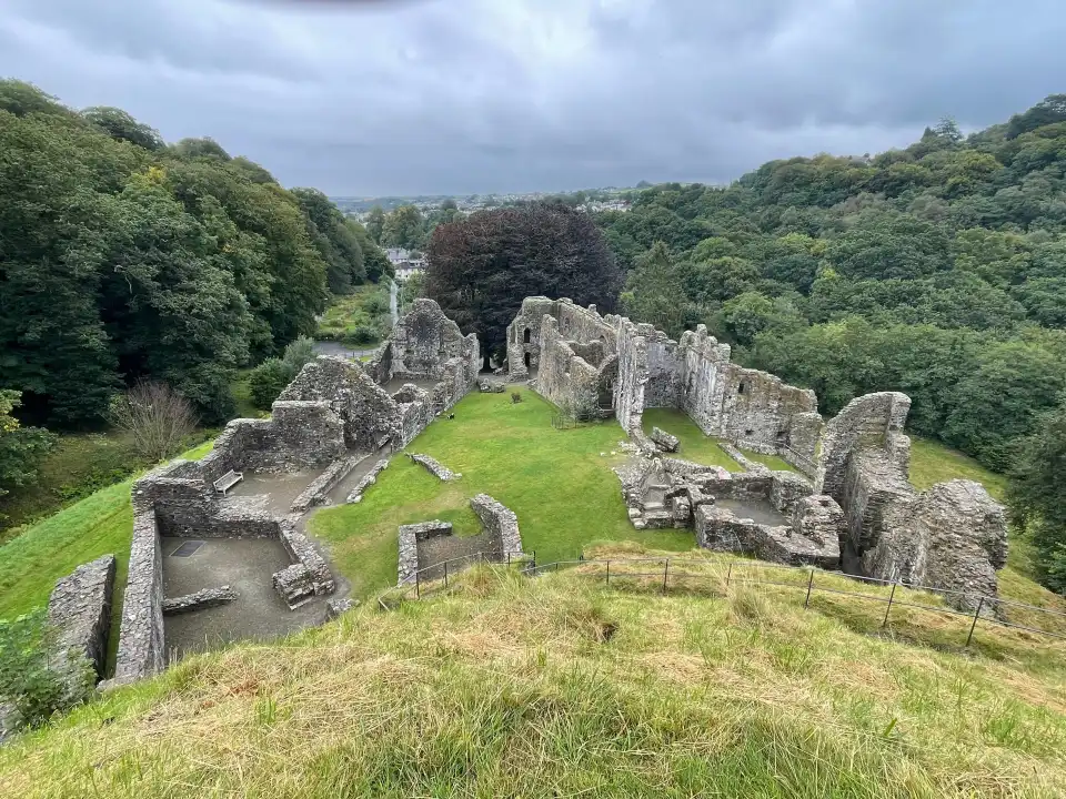 3_Okehampton Castle