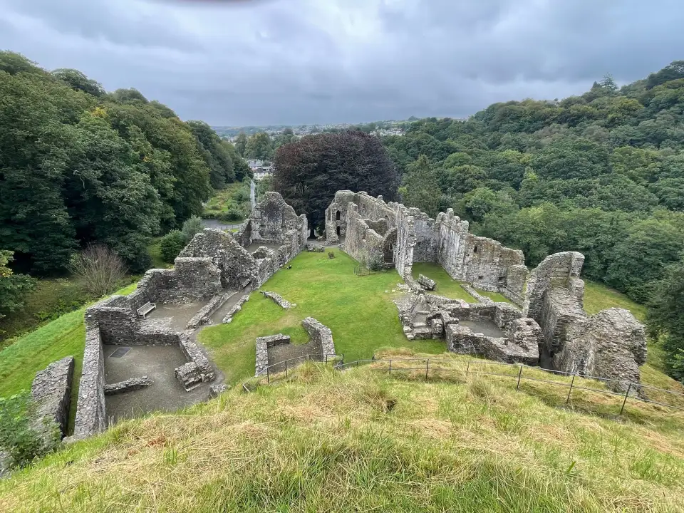 3_Okehampton Castle