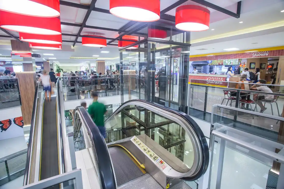 Hotels near Shopping Della