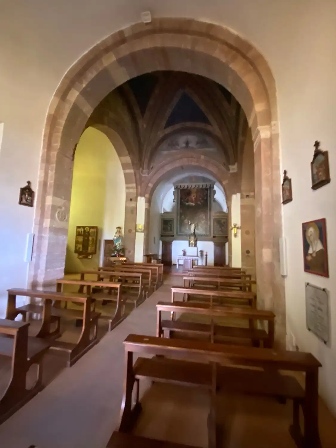 Church of Saint Severinus 주변 호텔