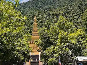 Wat Tham Phra Mae Ya