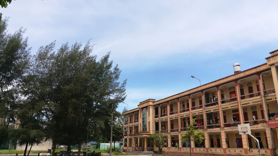 Sân bóng Đô Lương