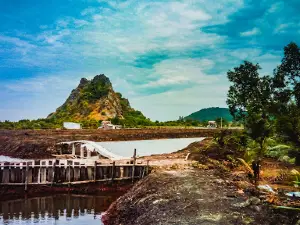 Hang Cá Sấu