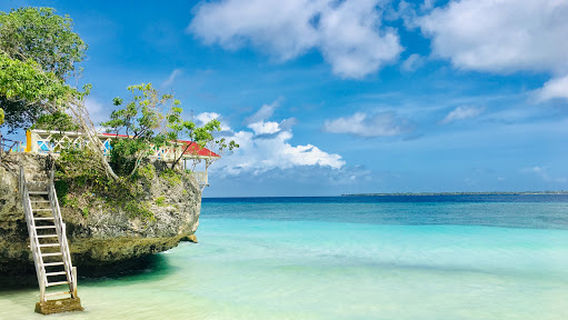 Pantai Bira Pasir Putih