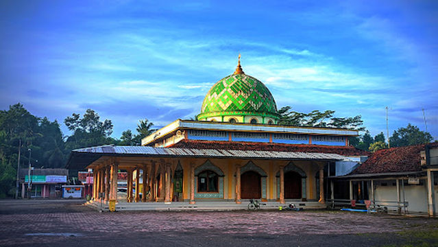 Masjid Al Mansur