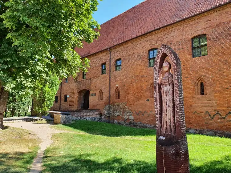 Hotels near U Zdzicha. Przystań jachtowa, kempingi