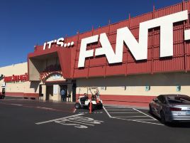 Fantastic Indoor Swap Meet