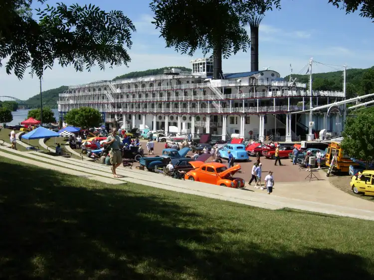 Hotels near Heritage Port
