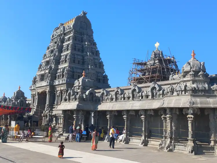 Hotels near Yadagirigutta Temple