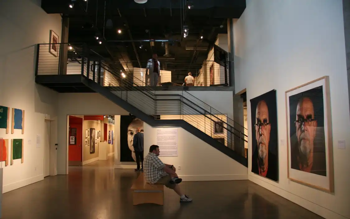 Hotels near Schack Art Center