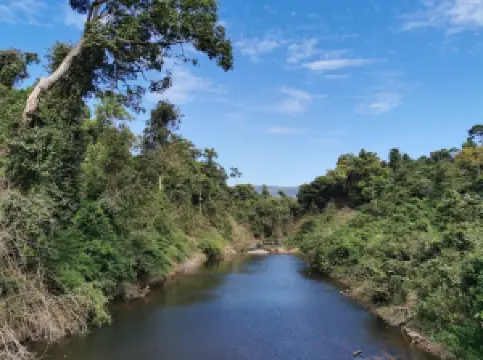 น้ำตกเหวนรก