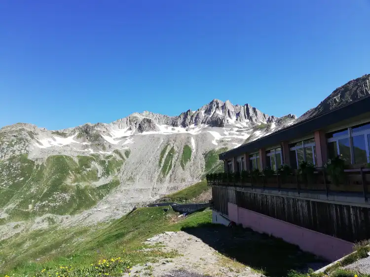 Hôtels à : Bedretto